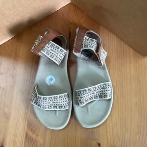 Teva Anna Lifestyle women rustic beach ankle sandals